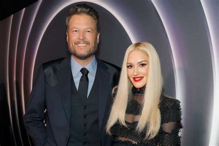 Gwen Stefani Gives Blake Shelton A Kiss As She Returns To ‘The Voice’ For Special Appearance